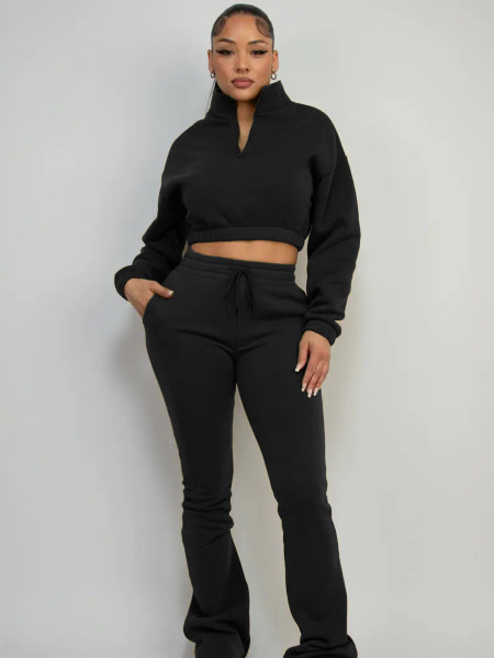 Two piece set of half zipper exposed navel and velvet sweatshirt with micro flared pants