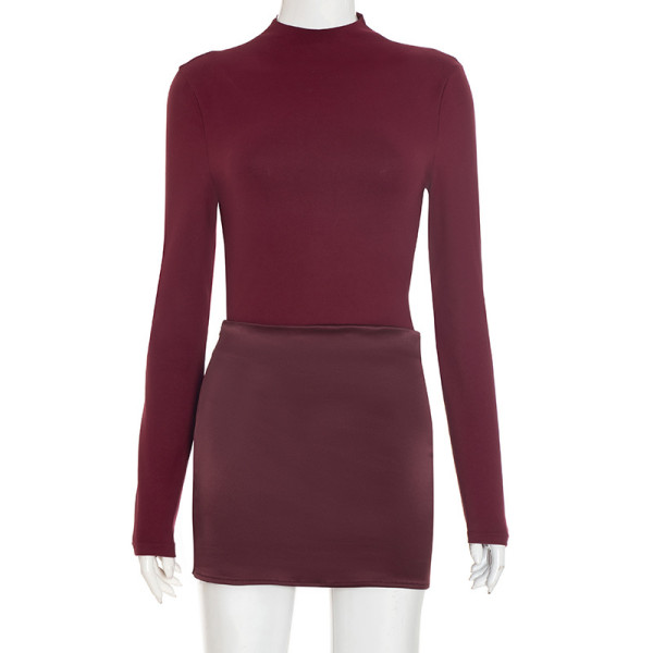 Round neck long sleeved waist hugging patchwork slim solid color dress