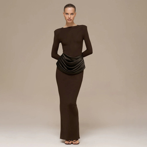 Long-sleeved pleated figure-hugging maxi dress