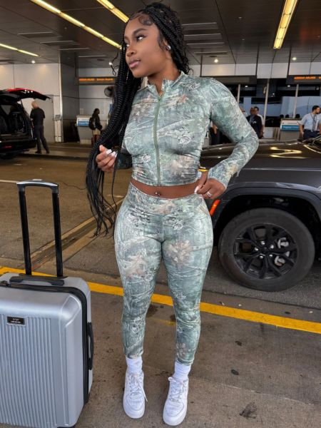 Printed long sleeved zipper cardigan and pants two-piece set with exposed navel