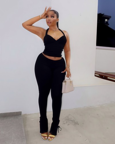 Sleeveless neck top and tight pants set