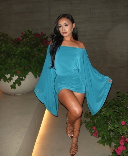 Bat long sleeved one-piece collar with hip hugging short dress