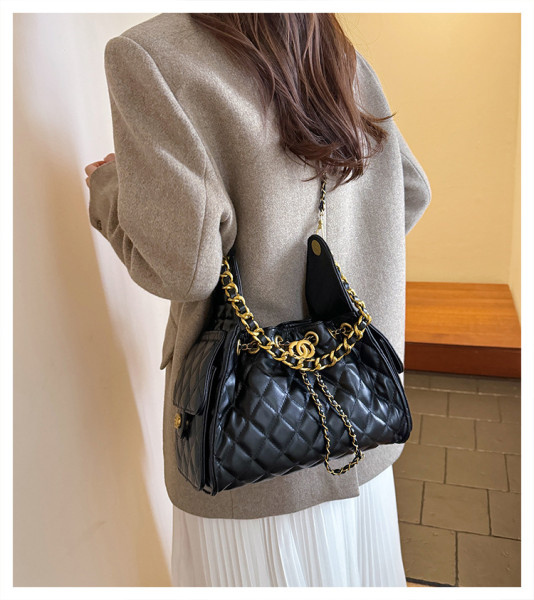 Drawstring bucket bag armpit shoulder tote bag