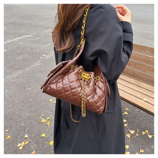 Drawstring bucket bag armpit shoulder tote bag