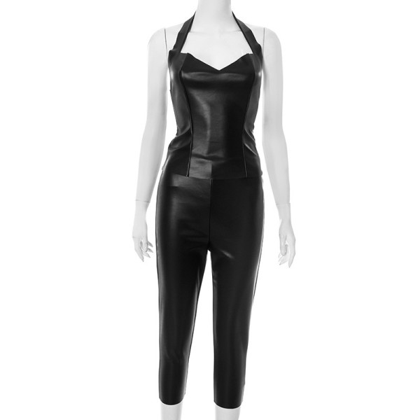 Imitation leather neck hanging, exposed back, tight fitting seven quarter pants two-piece set