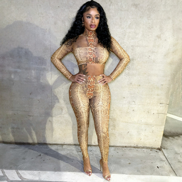 Serpentine print exposed navel long sleeved top and pants two-piece set