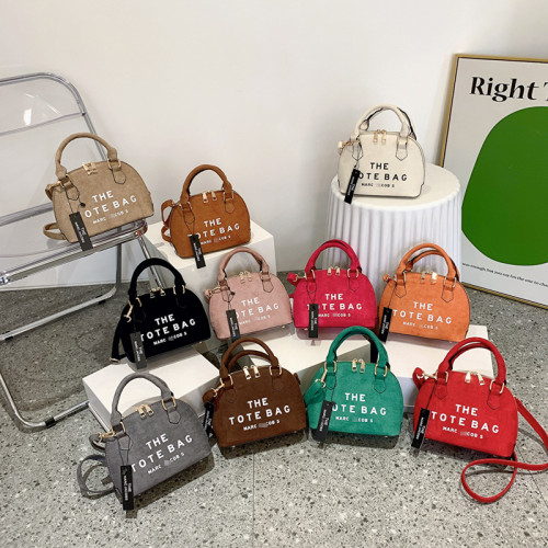 Large-capacity messenger bag with shell pattern and initials