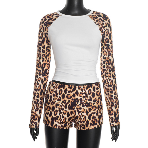 Round-neck pullover leopard print high-waisted hip-hugging three-quarter pants set