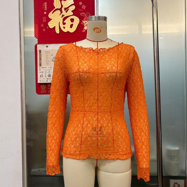 Perspective lace mesh T-shirt with wavy edges and a slightly translucent short top