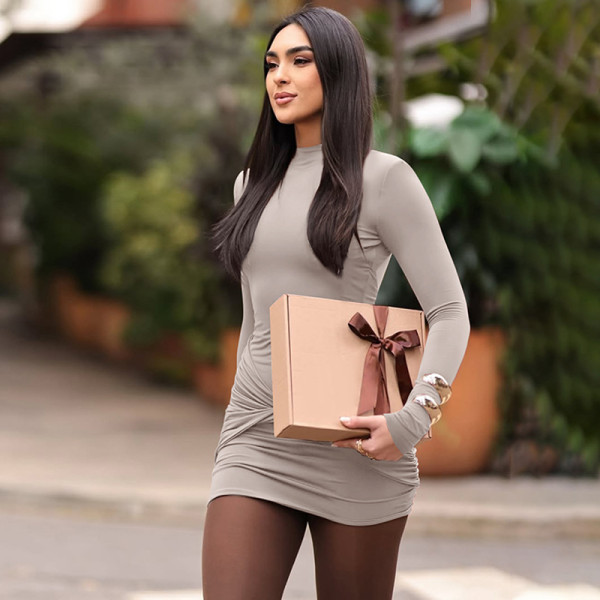 Long sleeved round neck short skirt pleated backless dress