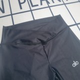Top and Pants 2-Piece Set Yoga Wear Set