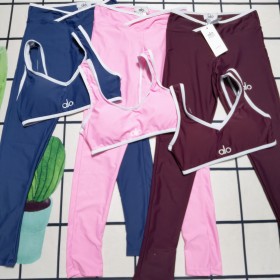 Tank top and pants sports suit
