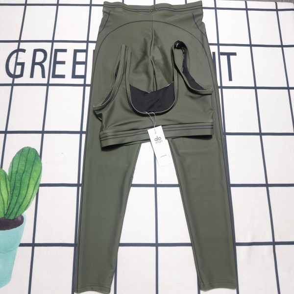 Tank top and pants sports suit