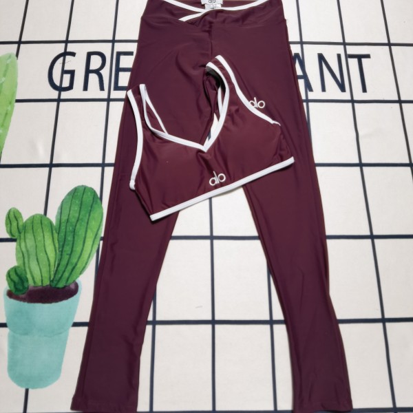 Tank top and pants sports suit