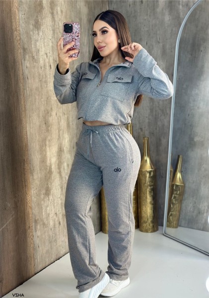 Embroidered letter zipper sweatshirt, multi pocket wide leg pants, sports suit