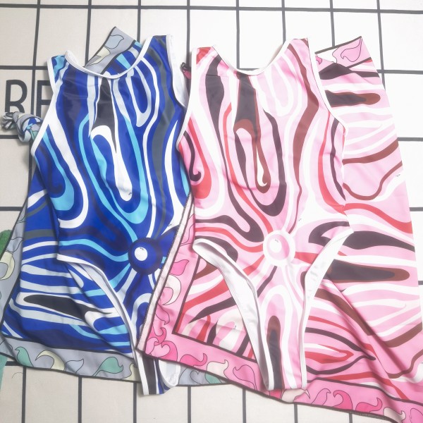 Square scarf+one-piece swimsuit