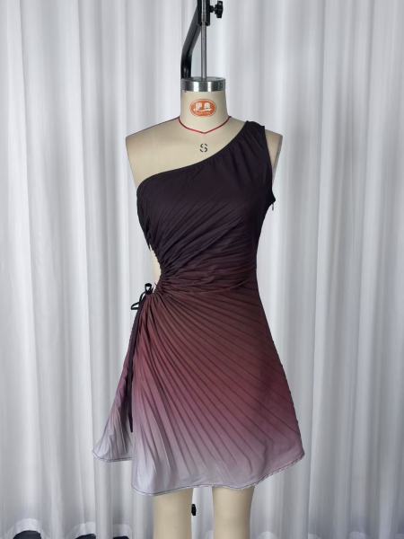 Sleeveless slanted shoulder hollow pleated waist cinching short skirt