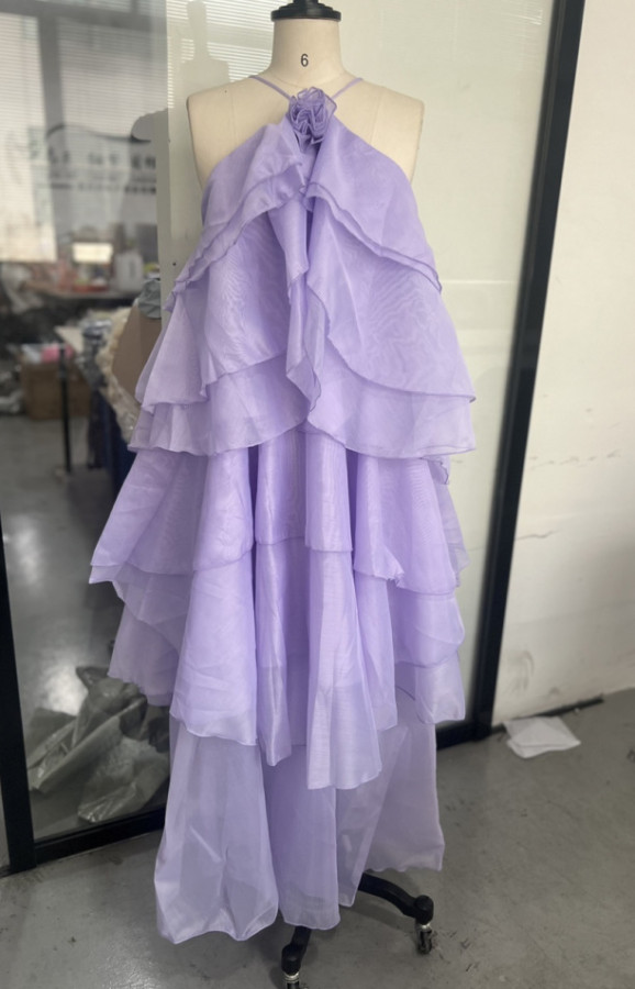Three dimensional flower hanging neck, backless lotus leaf edge long skirt