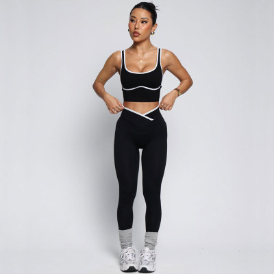 High waisted and hip lifting fitness suit yoga suit two-piece set