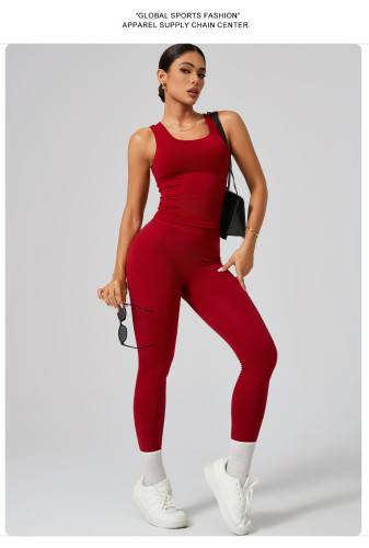 Seamless sports suit with vest and leggings
