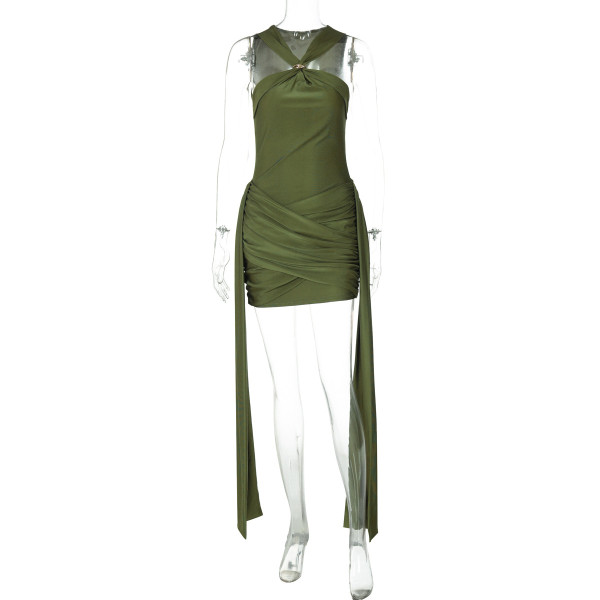 Sleeveless neck hanging pleated waist cinching tight fitting hip hugging dress