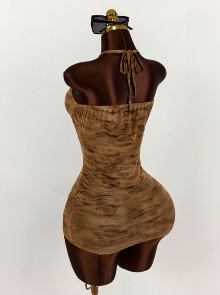 Backless sleeveless halter dress