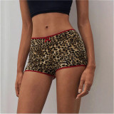 Slim fit small bow shorts