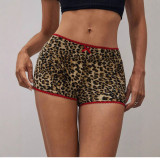 Slim fit small bow shorts
