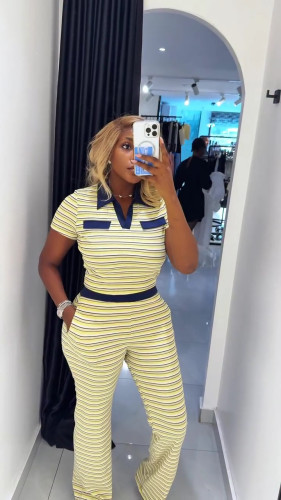 Short sleeved contrasting collar top straight leg pants two-piece set