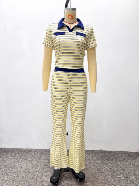 Short sleeved contrasting collar top straight leg pants two-piece set
