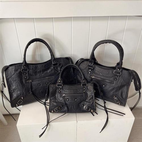 Large rivet hand-held pillow bag, single shoulder crossbody bag