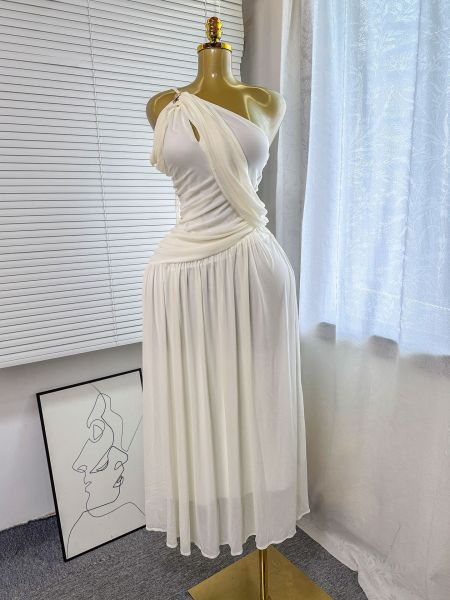 Slanted shoulder twisted off shoulder long skirt