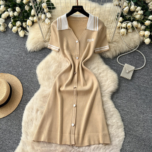 Collar short sleeved knitted dress