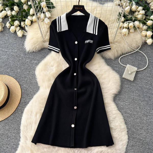 Collar short sleeved knitted dress