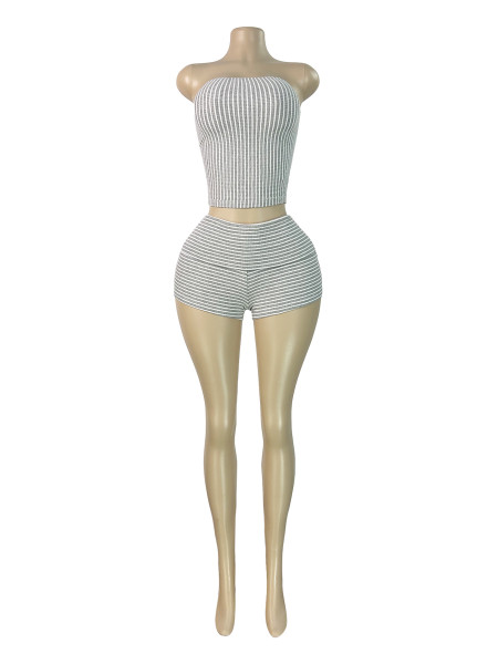 Two piece set of tight shorts with vertical stripes, strapless design, rolled edges, folded waist and head