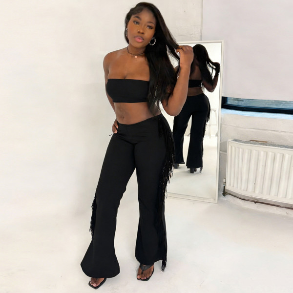 Sleeveless chest hugging top and tight pants set