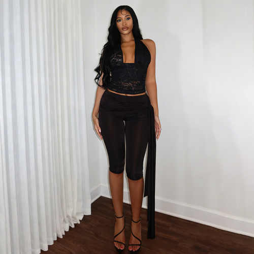 Sleeveless neck hanging lace camisole top and cropped pants set
