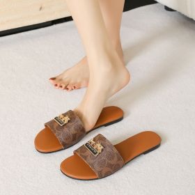 Flat bottomed slippers with a single line