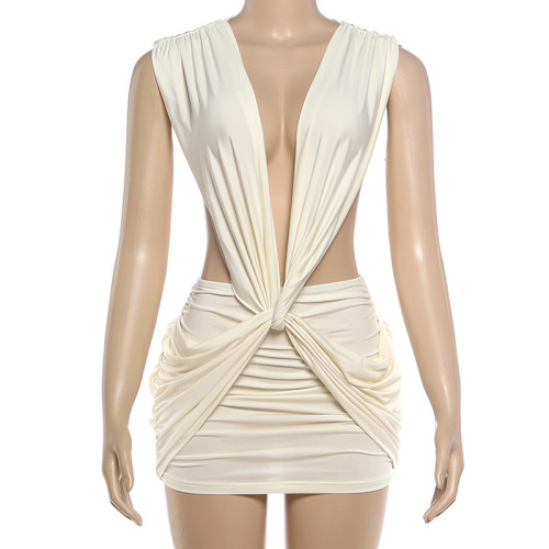 Deep V-neck hip hugging pleated sleeveless dress