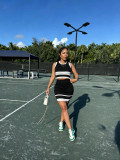 Knitted contrasting sleeveless short skirt set
