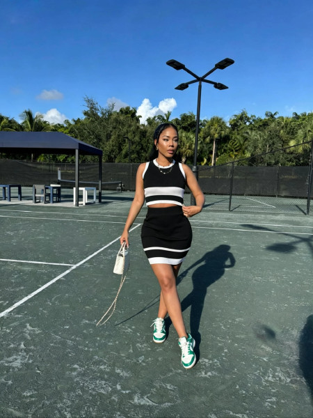 Knitted contrasting sleeveless short skirt set