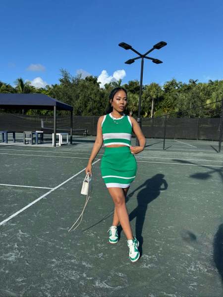 Knitted contrasting sleeveless short skirt set