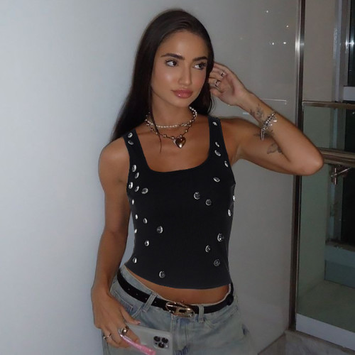 Umbilical U-neck vest with nail bead suspender top