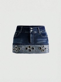 Splicing metal eyelets with hollow out low waist and hip hugging denim shorts