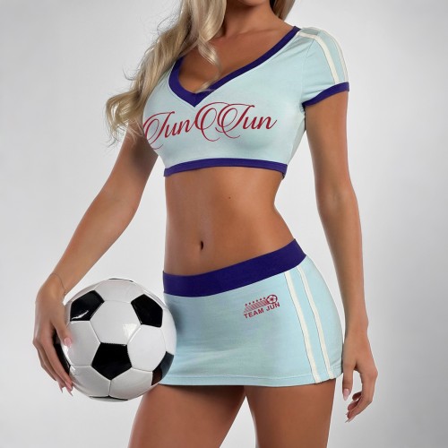 Umbilical short sleeved T-shirt, hip hugging skirt and pants set