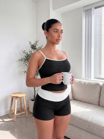 Color blocked sleeveless camisole shorts set