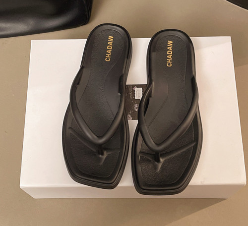 Flat bottomed toe sandals