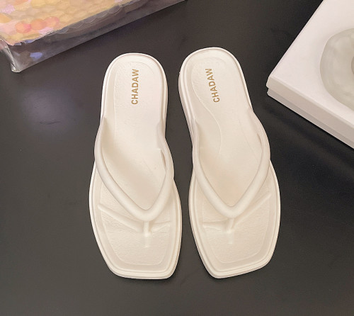Flat bottomed toe sandals