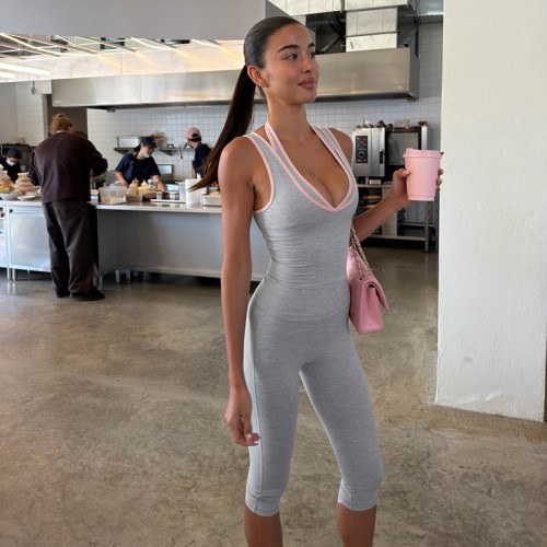 Fake two piece sleeveless vest tight five quarter pants set