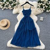 Fold up the waist, create a sense of drape, and swing a long skirt